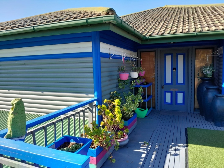 3 Bedroom Property for Sale in Stilbaai Wes Western Cape